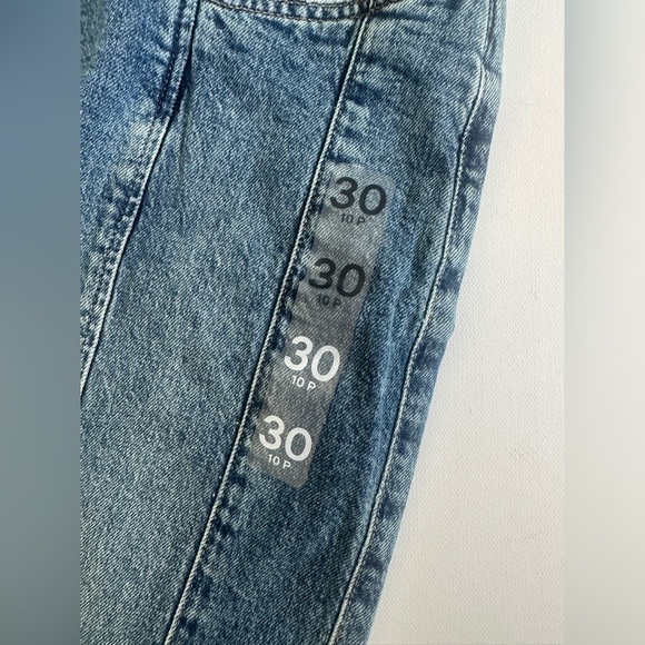 NWT- Gap 90’s Loose Low Rise - Straight Leg - Mid Wash Denim - Size 30/10P - Picture 5 of 12
